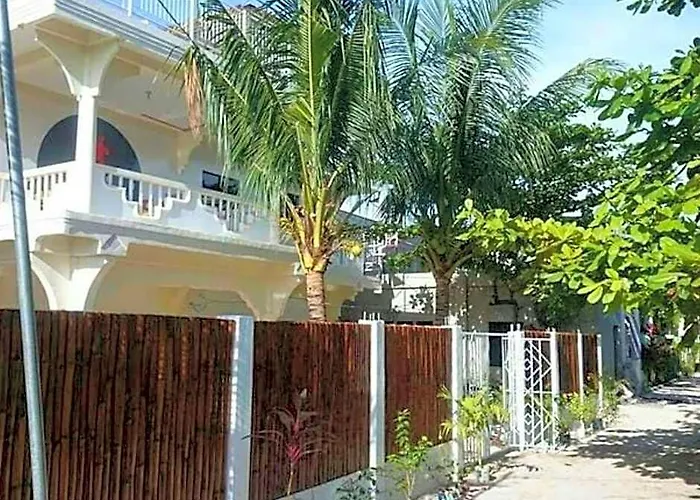 Hotel Malapascua Be One 2*